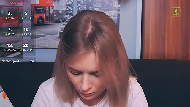 Snapshot of LunaAstra chatting on November 10, 2025, 4:17 pm LunaAstra online show from November 10, 2025, 4:17 pm