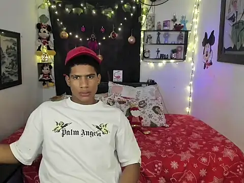 JUANBIGCOCK21CM online show from December 14, 2025, 4:01 pm