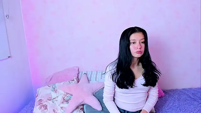 Snapshot of DyanaMoon22 chatting on November 11, 2025, 11:43 am DyanaMoon22 online show from November 11, 2025, 11:43 am