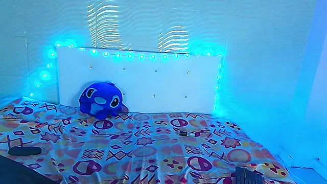 Snapshot of CurlyAliccia_ chatting on November 14, 2025, 11:46 pm CurlyAliccia online show from November 14, 2025, 11:46 pm