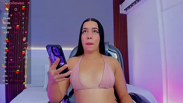 Snapshot of Amy_Leah chatting on December 3, 2025, 7:34 pm Amy Leah online show from December 3, 2025, 7:34 pm