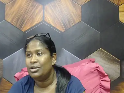 IndianDeluxe online show from November 10, 2025, 5:12 pm