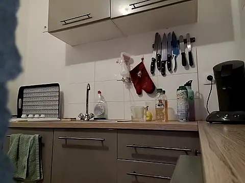 Olifesse online show from March 6, 2026, 8:27 pm