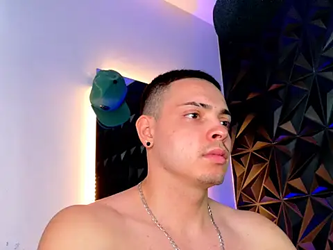 Maxwell Dupont online show from November 14, 2025, 8:40 pm