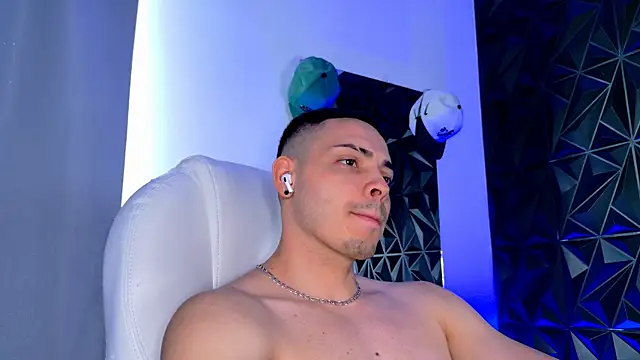 Maxwell Dupont online show from December 15, 2025, 7:07 pm