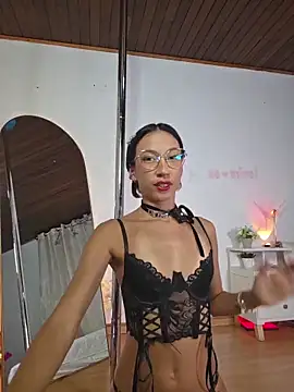 Snapshot of selene_starkk chatting on May 1, 2026, 1:43 am selene starkk online show from May 1, 2026, 1:43 am