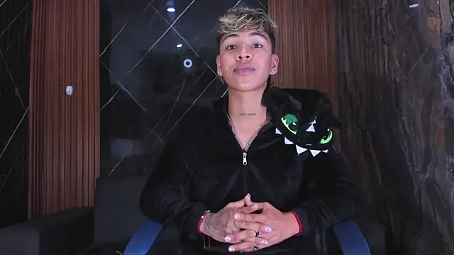 Snapshot of Timmy_Kiing_ chatting on November 23, 2025, 8:52 pm Timmy Kiing online show from November 23, 2025, 8:52 pm