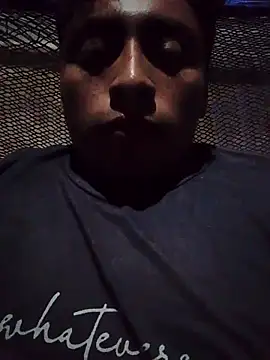 Snapshot of AMarco0001 chatting on November 10, 2025, 11:37 pm AMarco0001 online show from November 10, 2025, 11:37 pm