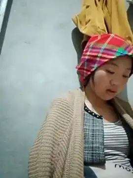 Yumiik2kk online show from November 29, 2025, 5:05 pm