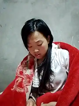 Yumiik2kk online show from December 14, 2025, 10:25 pm