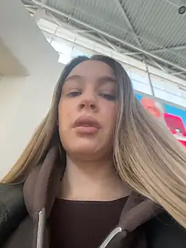 SashaCatt online show from April 13, 2026, 8:09 am