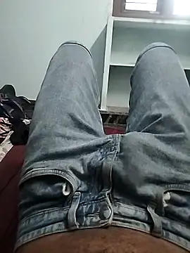 Snapshot of LEOMEGHA2026 chatting on February 6, 2026, 8:18 am LEOMEGHA2026 online show from February 6, 2026, 8:18 am