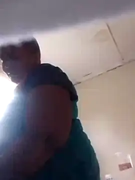 Snapshot of owam243 chatting on November 9, 2025, 2:15 pm owam243 online show from November 9, 2025, 2:15 pm