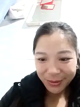 Snapshot of Lyla_john chatting on December 19, 2025, 9:22 pm Lyla john online show from December 19, 2025, 9:22 pm