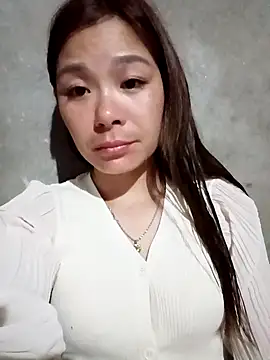 Lyla john online show from March 1, 2026, 1:13 pm