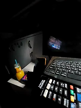 Saddamzaid1985 online show from April 26, 2026, 7:33 pm