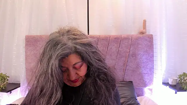 Victoriaa Anderson online show from April 10, 2026, 1:27 pm