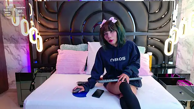 BunnySexyy18 online show from December 15, 2025, 7:18 pm