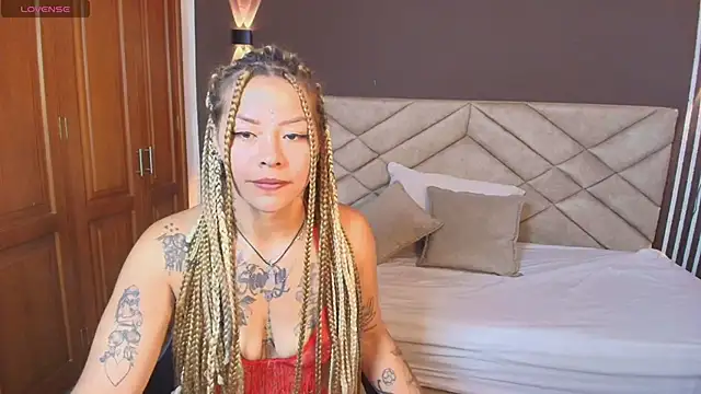 Angely fox online show from November 11, 2025, 7:25 pm