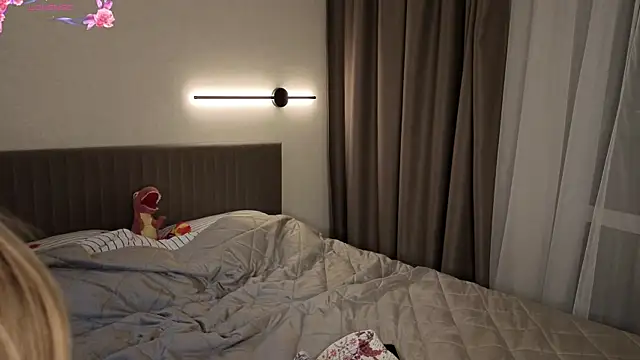 Snapshot of MiroslavaFairy chatting on November 11, 2025, 9:15 pm MiroslavaFairy online show from November 11, 2025, 9:15 pm