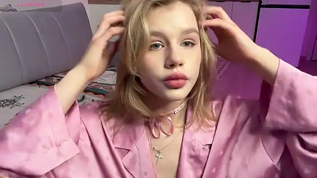 Snapshot of MiroslavaFairy chatting on November 18, 2025, 12:53 pm MiroslavaFairy online show from November 18, 2025, 12:53 pm