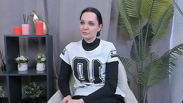 Snapshot of HollisBrumit chatting on November 11, 2025, 5:35 pm HollisBrumit online show from November 11, 2025, 5:35 pm