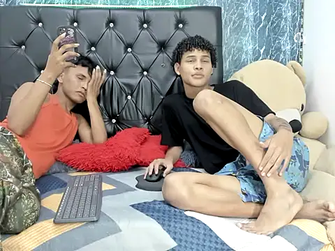 Snapshot of matew_and_nico chatting on November 11, 2025, 3:50 am matew and nico online show from November 11, 2025, 3:50 am