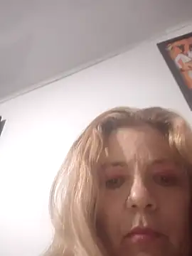 karlaanqui1 online show from April 9, 2026, 10:59 pm