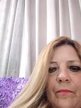 karlaanqui1 online show from May 15, 2026, 11:06 am