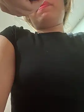 Snapshot of latinahorny11 chatting on March 7, 2026, 6:21 am latinahorny11 online show from March 7, 2026, 6:21 am