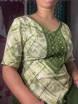 Snapshot of Red_Queen_11 chatting on March 18, 2026, 6:44 pm Red Queen 11 online show from March 18, 2026, 6:44 pm