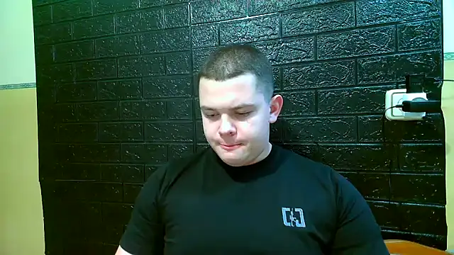 CuteButNaughty  online show from November 28, 2025, 7:38 pm