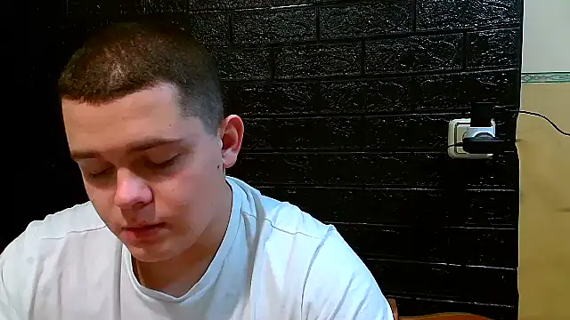 Snapshot of CuteButNaughty_ chatting on December 1, 2025, 9:09 pm CuteButNaughty online show from December 1, 2025, 9:09 pm