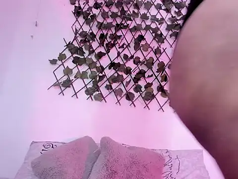 Snapshot of hot_sexy_lia chatting on November 13, 2025, 9:36 pm hot sexy lia online show from November 13, 2025, 9:36 pm