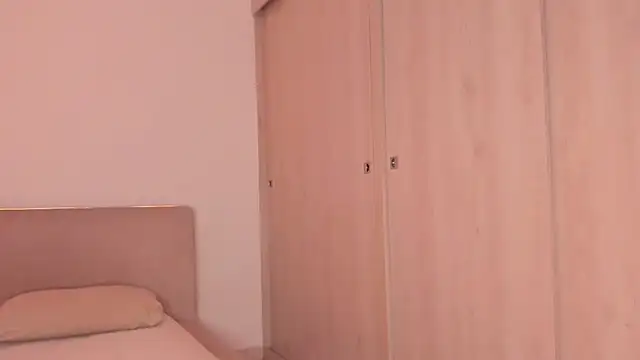 sofilopezcol online show from April 14, 2026, 3:01 am