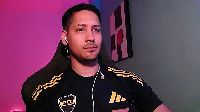 Abruptoinusual online show from November 19, 2025, 10:43 pm