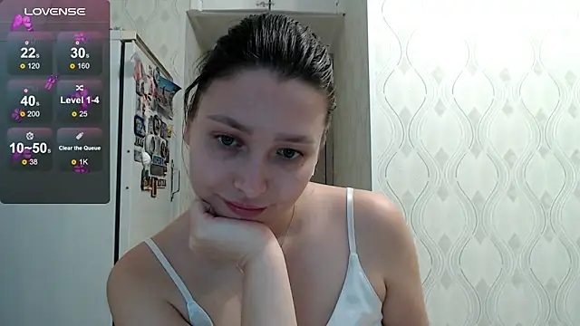 Snapshot of your__gena chatting on April 6, 2026, 4:19 pm your gena online show from April 6, 2026, 4:19 pm
