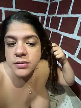 diamore3377 online show from February 15, 2026, 7:51 am