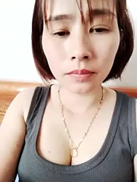 Swan-white123 online show from December 18, 2025, 6:30 am