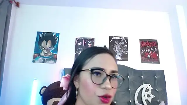 lunabritton1 online show from March 16, 2026, 1:11 am