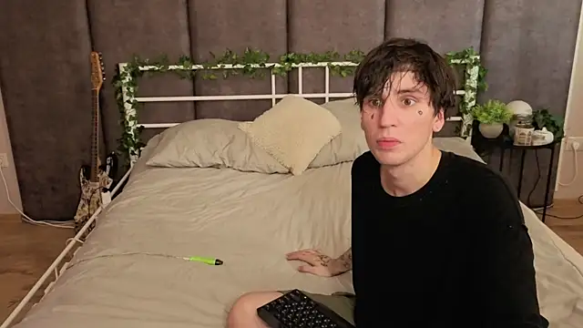Danny loves Mary online show from July 15, 2026, 2:17 am