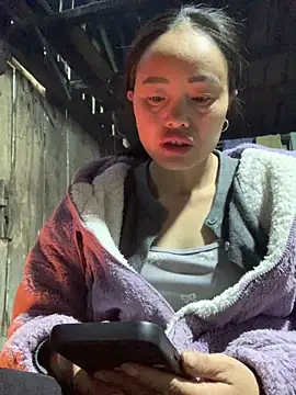 phuong cute online show from November 22, 2025, 1:04 am