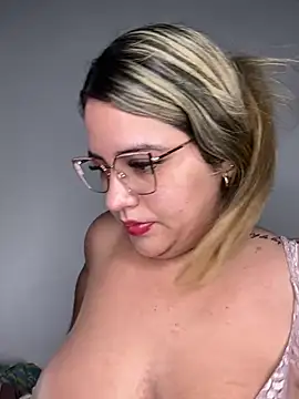 Amira Malia online show from March 4, 2026, 11:27 am