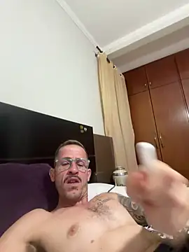 Lucasjandre online show from May 15, 2026, 11:56 pm