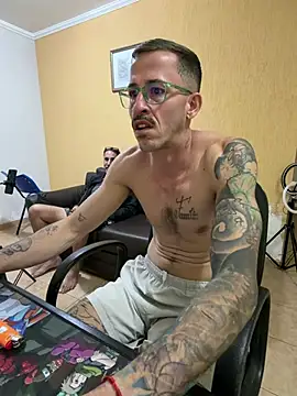 Lucasjandre online show from June 4, 2026, 2:39 am