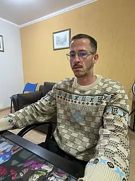 Lucasjandre online show from June 9, 2026, 1:39 am
