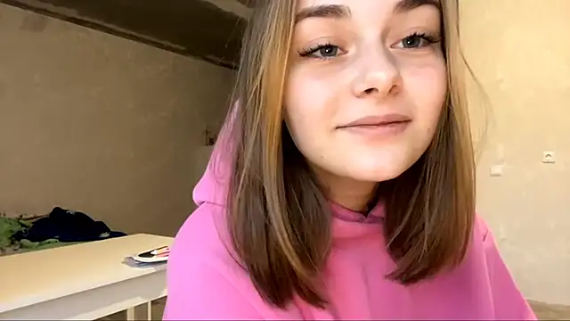 GeralynChiszar online show from November 14, 2025, 7:29 am