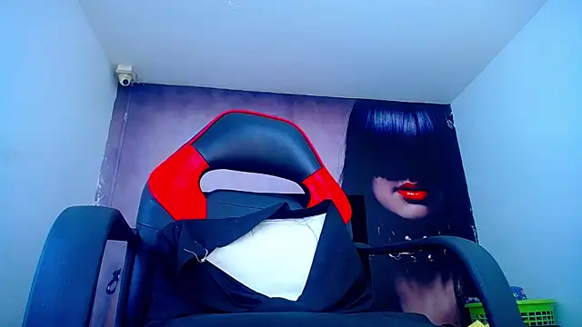 DOMINIT HOTS7 online show from November 12, 2025, 3:18 am