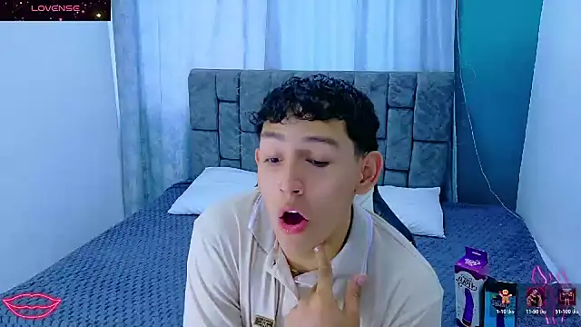 FelipeGonzalezz online show from January 8, 2026, 12:29 pm