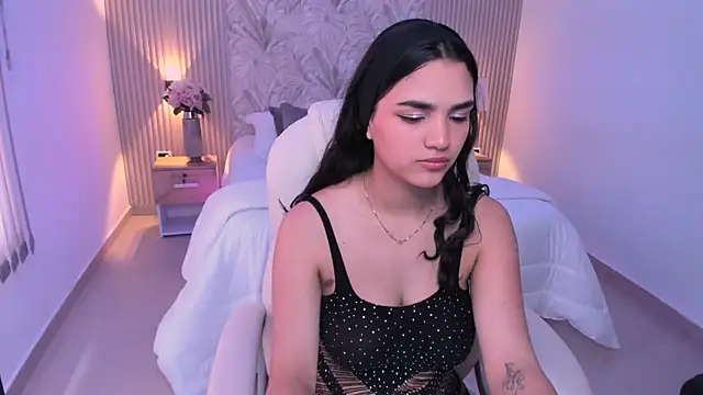 Kim stonee online show from December 3, 2025, 7:34 pm